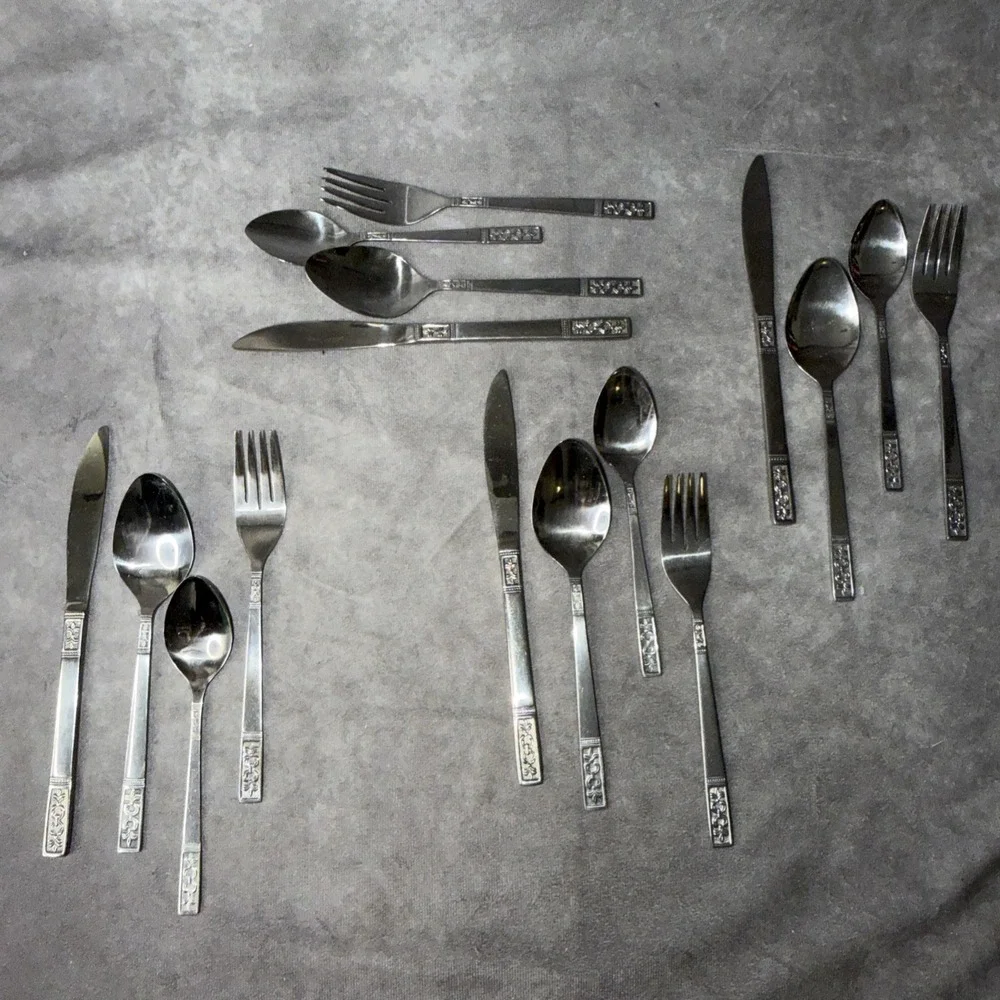16 Pieces Customcraft CUS3 Stainless Textured Silverware Flatware Taiwan